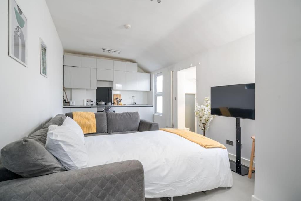 New 3Bed Stylish Apartment With Amazing Transport 伦敦 外观 照片