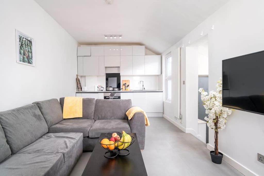 New 3Bed Stylish Apartment With Amazing Transport 伦敦 外观 照片