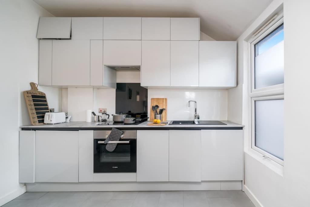 New 3Bed Stylish Apartment With Amazing Transport 伦敦 外观 照片