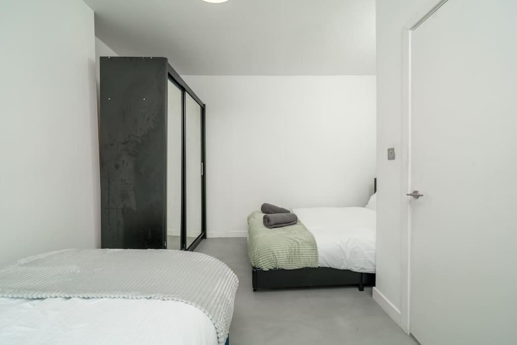 New 3Bed Stylish Apartment With Amazing Transport 伦敦 外观 照片